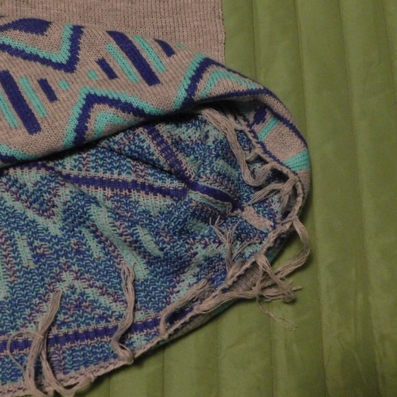 Red Camel woven knit poncho size M EUC - Picture 10 of 10